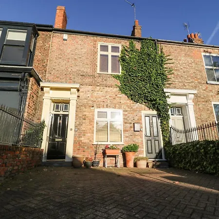 Blacksmiths Retreat, 50 Holgate Road Apartment York