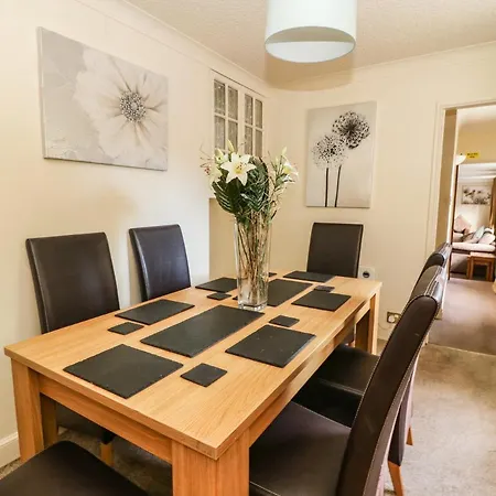 Blacksmiths Retreat, 50 Holgate Road