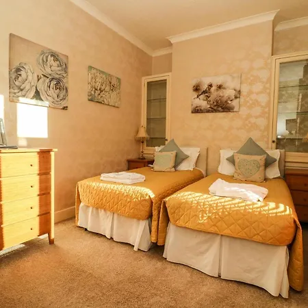 Blacksmiths Retreat, 50 Holgate Road * York
